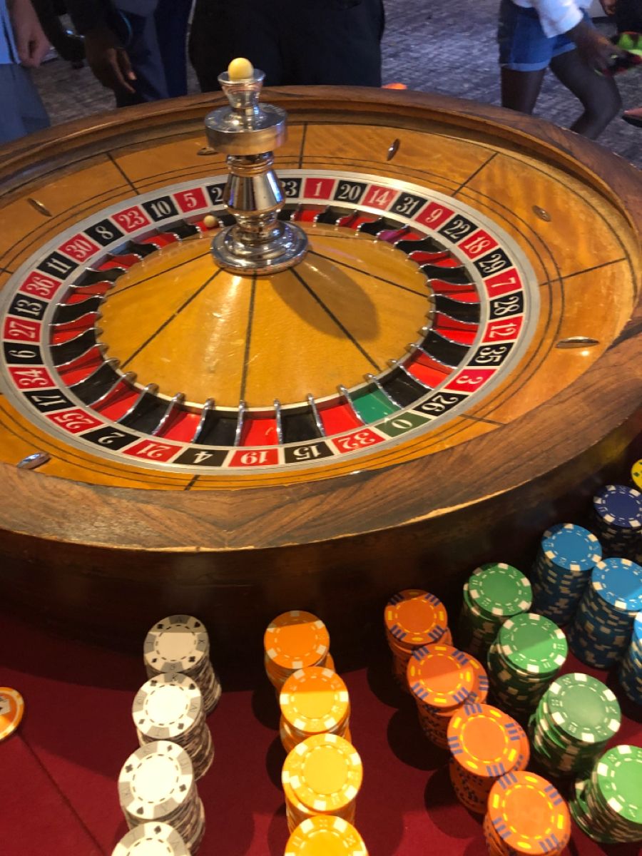 Sector 777 Casino کھلاڑیوں کے لیے لائیو کیسینو سیکشن
